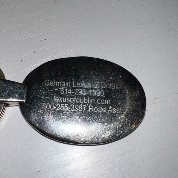 Lexus Auto Keychain Metal Keyring Collectable Keepsake Engraved Silver Tone - Picture 5 of 6